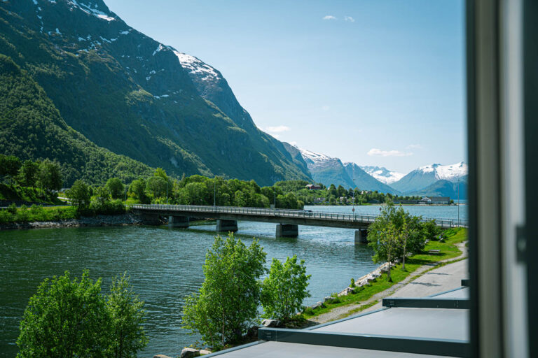 Frich’s Ekspress Hotel Åndalsnes | Moderne ubemannet hotell